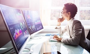 healthcare organization employee making a data analytics plan
