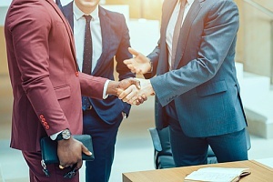 Business men shaking hands 