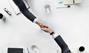 right vendor selection enables organizations to better control costs and mitigate risks